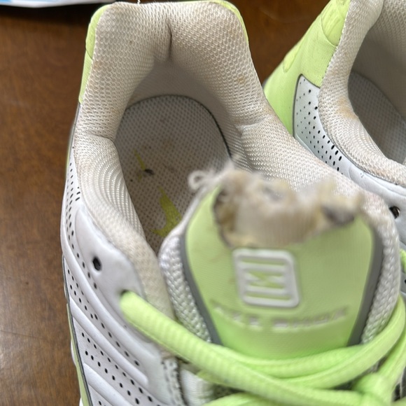 White and neon green Nike Shocks - Picture 4 of 5
